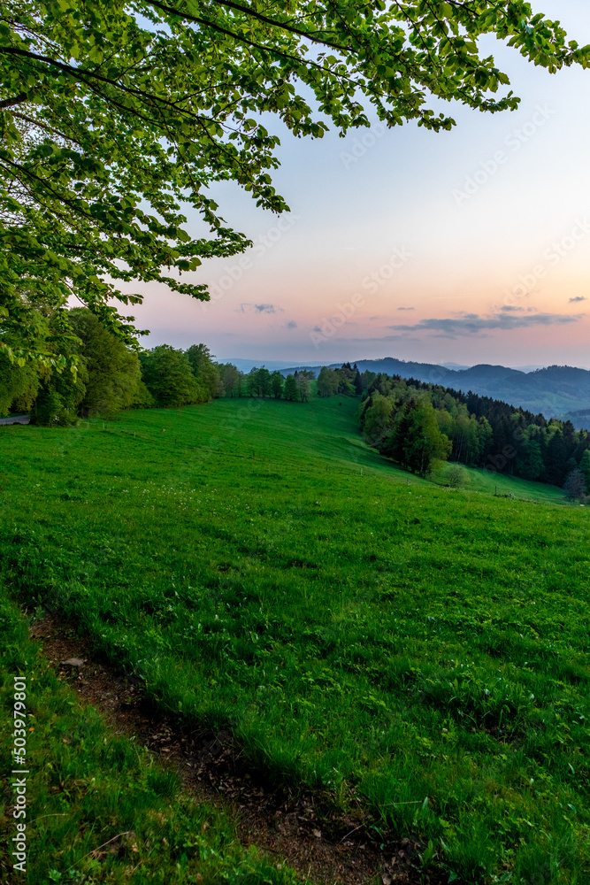 Fantastischer Sonnenunter auf den Höhen des Thüringer Waldes bei Floh-Seligenthal - Thüringen - Deutschland 