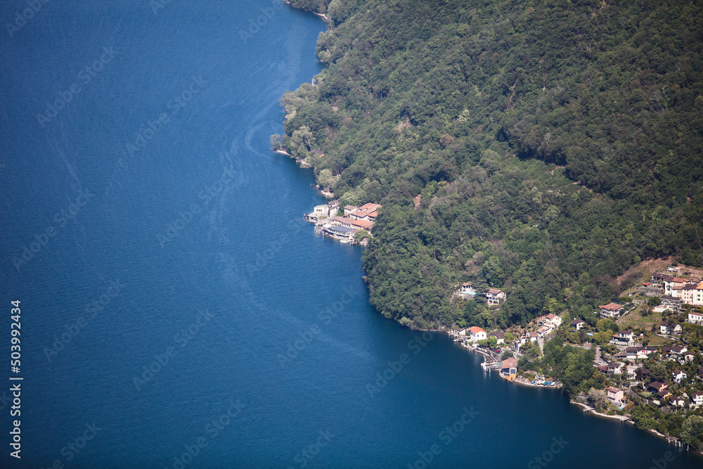Vue aérienne du port de Caprino
