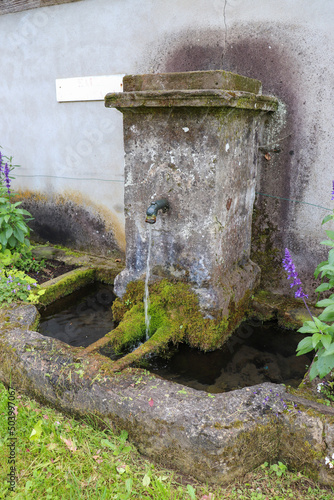 Grand-Est - Haute-Marne - Bourbonne-les-Bains -  Fontaine de l'ancien lavoir de Villars-Saint-Marcellin