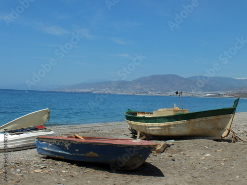 Barcas en la playa de Balerma