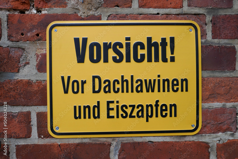 Vorsicht! Vor Dachlawinen und Eiszapfen Vorsicht! Vor Dachlawinen und Eiszapfen