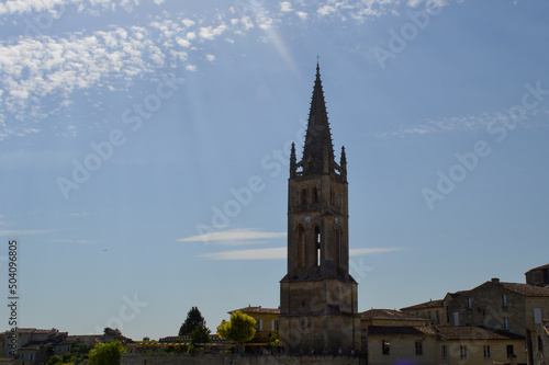Fotobehang Clocher de l'église monolithe de Saint Emilion