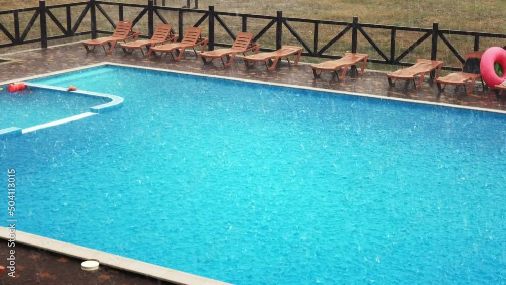 Rain and wind spoil the summer weather at the vacation center Rain and wind spoil the summer weather at the vacation center