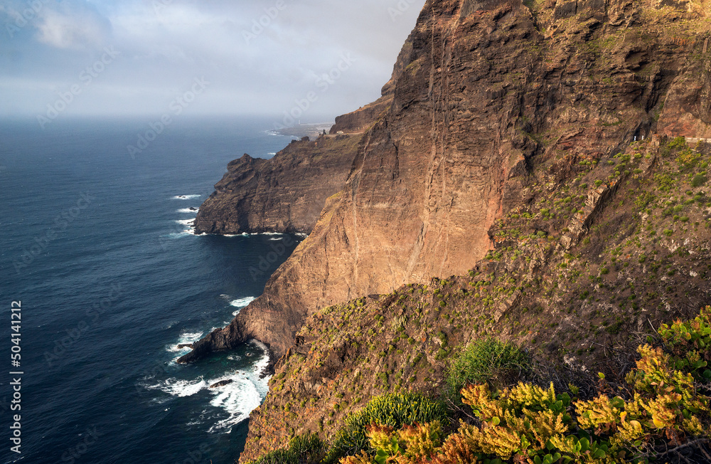 Vista de los acantilados más alto de la isla, situado cerca de Buenavista Norte en Tenerife, Islas Canarias, España