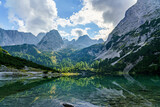Seebensee Tirol mit Spiegelung der Landschaft, querformat