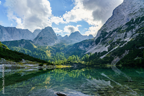 Fototapeta Naklejka Na Ścianę i Meble -  Seebensee Tirol mit Spiegelung der Landschaft, querformat