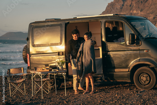 Atardecer en la playa, Camper life, Van life