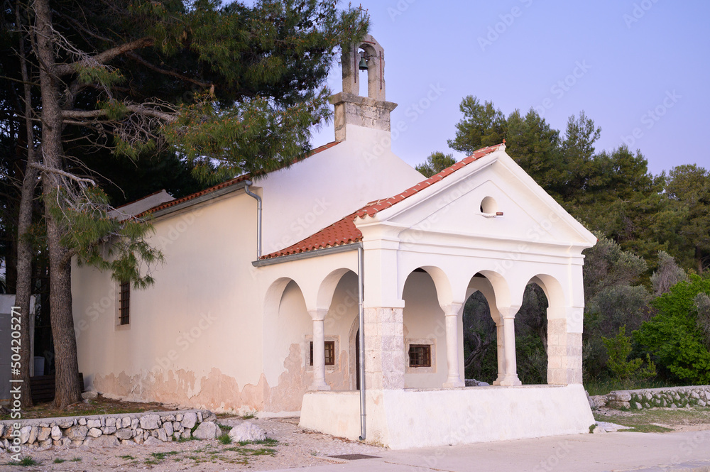 Fototapeta premium Small chapel Sveti Nikola in Cres on a sunny day in spring