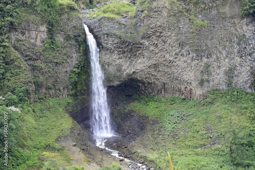 Fototapeta Naklejka Na Ścianę i Meble -  Cascada Manto de la Novia, waterfall in Banos de Agua Santa, Banos