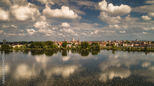 città di mantova vista dal lago superiore