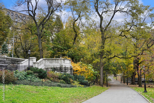 Canvas Print Path through Riverside Park, a long narrow park on the upper west side of Manhat