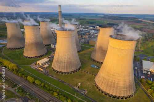 Wallpaper Mural Hyperlapse Time Lapse Aerial Ratcliffe-on-Soar Power Station Aerial At Sunset Uniper  in Nottinghamshire, England UK Coal Powered Nuclear Cooling Towers
 Torontodigital.ca