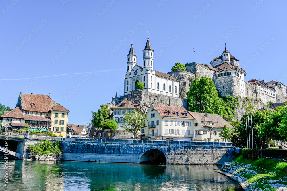 Aarburg, Kirche, Festung, Aare, Fluss, Altstadt, Altstadthäuser, Flussufer, Uferweg, Brücke, Aargau, Zofingen, Frühling, Sommer, Schweiz