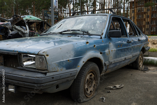 Dump of burnt civilian cars stolen, shoot by the Russian army and destroyed during Russia's war against Ukraine © Dmytro