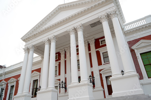 Quadro em tela The iconic colonial architecture of the South African parliament building, host to the South African government