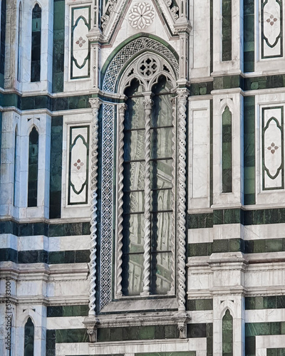 detail of the facade of the cathedral © Sebastian