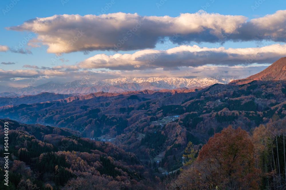 雪山の夜明け