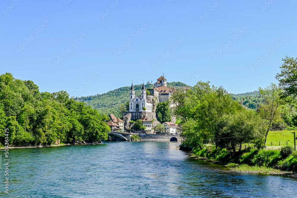 Aarburg, Kirche, Festung, Burg, Aare, Fluss, Altstadt, Altstadthäuser, Wassersport, Pontonier, Aargau, Zofingen, Frühling, Sommer, Schweiz