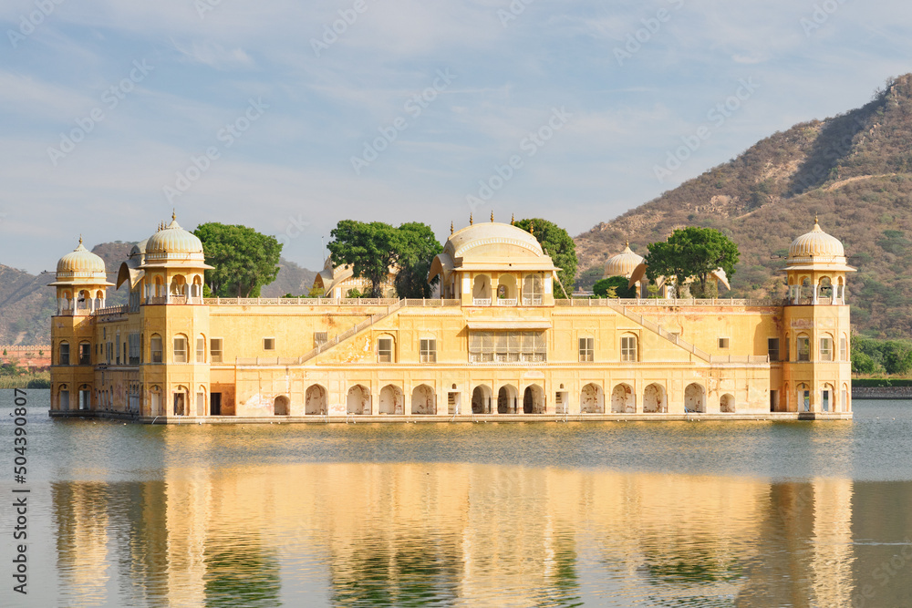 Awesome view of Jal Mahal (Water Palace) in Jaipur, India