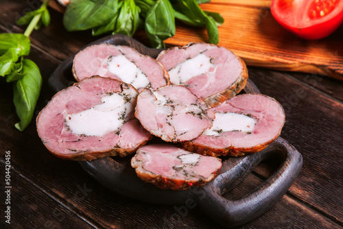 Slicing from a homemade artisan turkey meat, boiled and smoked with the addition of chicken fillet. Ingredients: turkey drumstick, fillet of small chicken breast, spices.