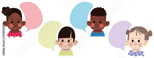 Groupe multiculturel d'enfants de classe maternelle en pleine discussion avec une bulle de conversation, amitié et diversité, école et éducation, illustration de personnages mignons, vecteur éditable