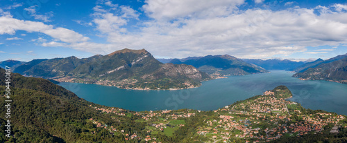 Obraz na płótnie Aerial panorama of Bellagio and Lake Como w salonie