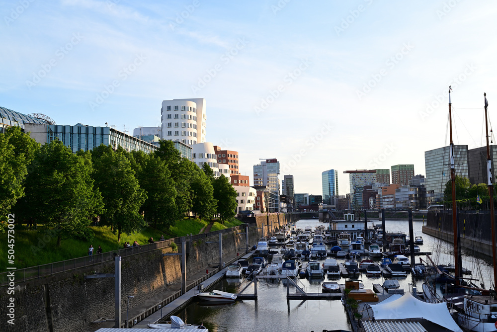 Obraz premium düsseldorfer medienhafen, düsseldorf, nrw, deutschland