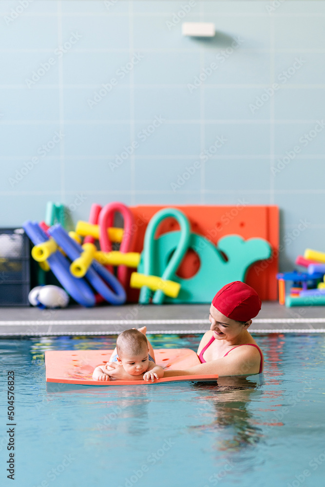 baby learning to swim baby learning to swim