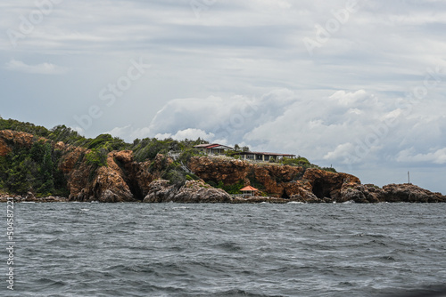 Ko Lan ist eine Insel im östlichen Teil der Zentralregion von Thailand. Ko Lan gehört zur Provinz Chonburi, Amphoe Bang Lamung und liegt im östlichen Golf von Thailand. photo