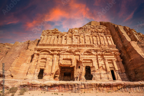 Quadro em tela Ancient Nabataean Palace tomb carved in sandstone rock, Petra, Jordan