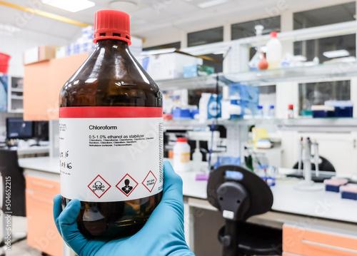 Photos A bottle of chloroform as seen from up close