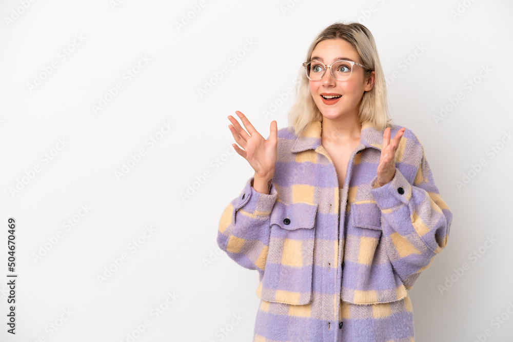Φωτογραφία Young caucasian woman isolated on white background with surprise facial expressi