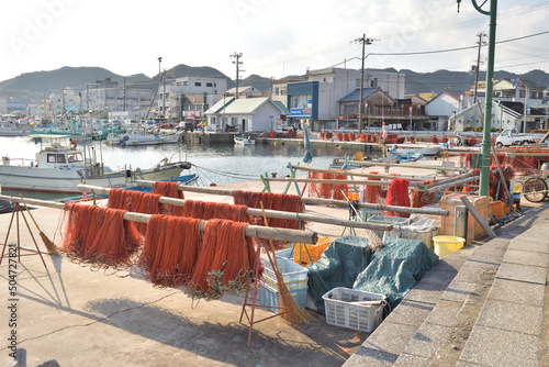 海沿いの街　那智勝浦にて、たくさん並ぶ網