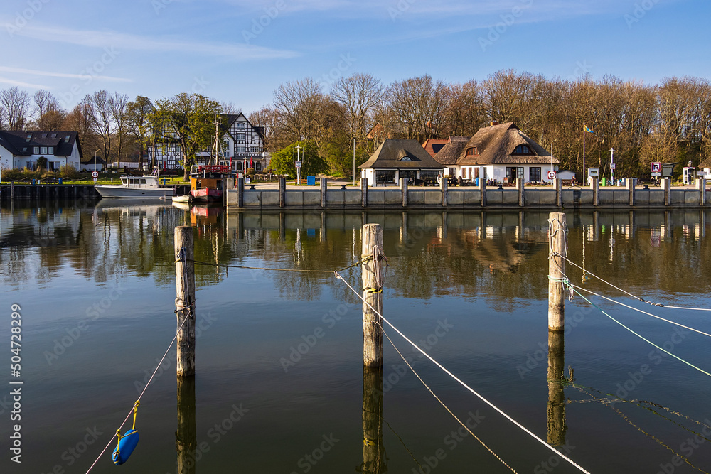 Fototapeta premium Blick auf den Hafen von Kloster auf der Insel Hiddensee