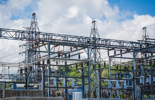 High voltage electric power plant current distribution substation