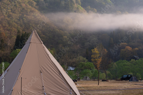 キャンプ場の朝 © Kazcamera