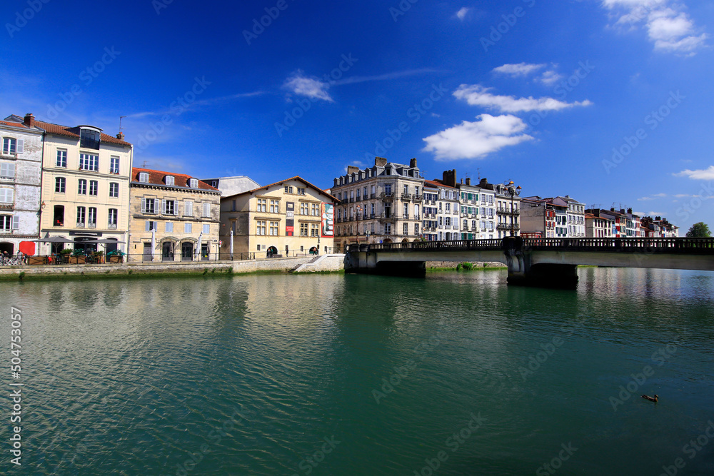 La ville de Bayonne et la Nive