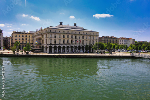 La ville de Bayonne et la Nive