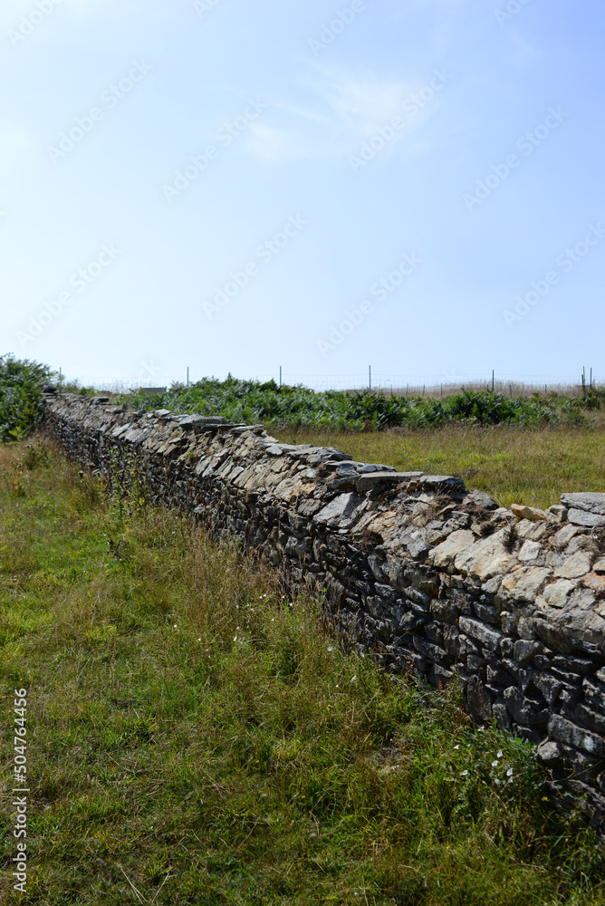 Ouessant - Mur de pierres