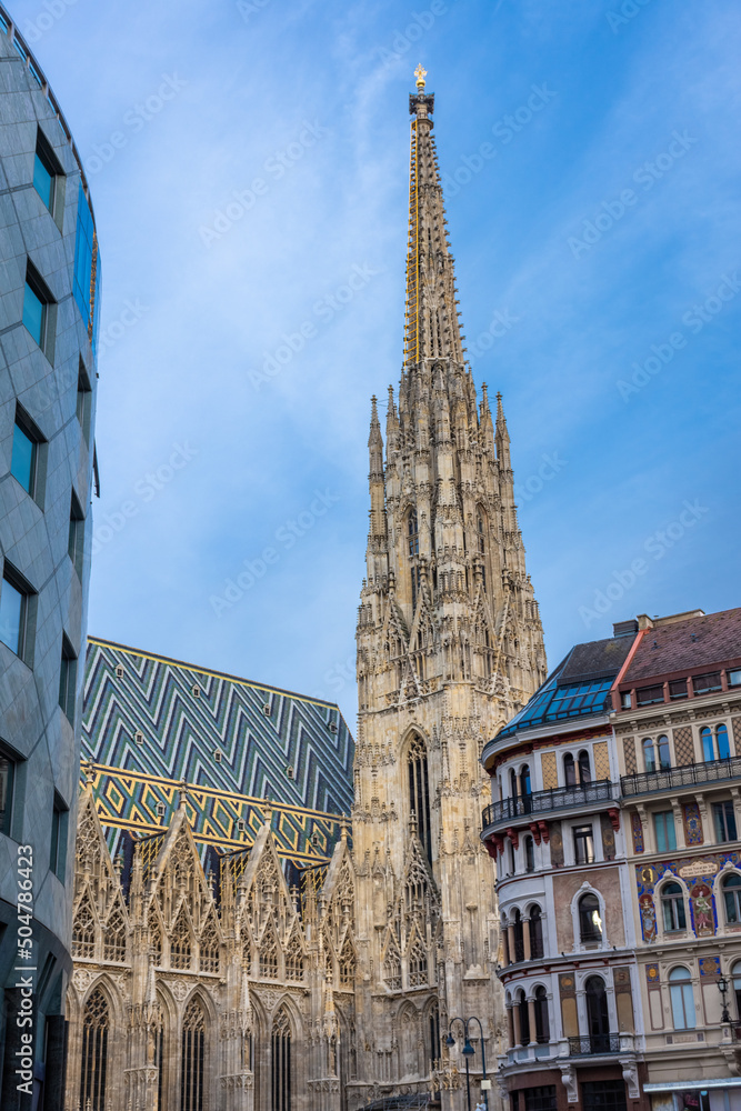 Fototapeta premium View of the Stephansdom, Cathedral of Vienna, Austria