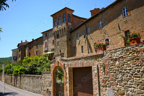 Panicale, borgo medievale fortificato sul lago Trasimeno. Umbria, Italia photo