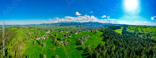 Obraz na płótnie Polskie Podhale wiosną i góry wysokie Tatry, panorama z lotu ptaka. w salonie
