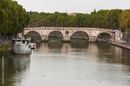 Ponte Sisto, this is the only Roman bridge built between the Ancient Roman age and the XIX century photo