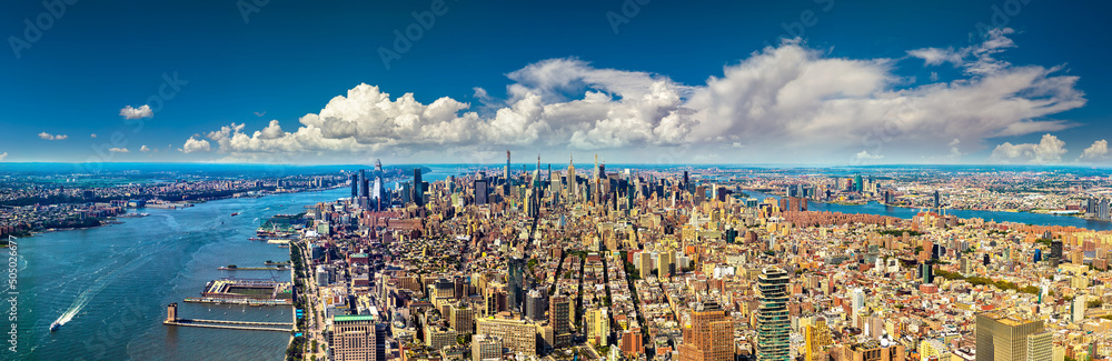 Aerial view of Manhattan - obrazy, fototapety, plakaty 
