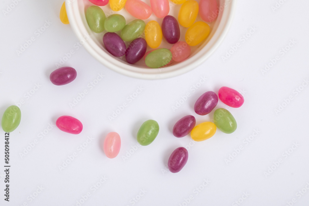 ココットに入ったグミ gummies ココットに入ったグミ gummies