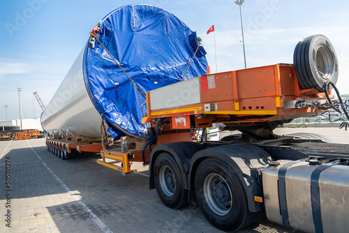 Cuadro en lienzo Truck transporting heavy, bulky and oversized cargo
