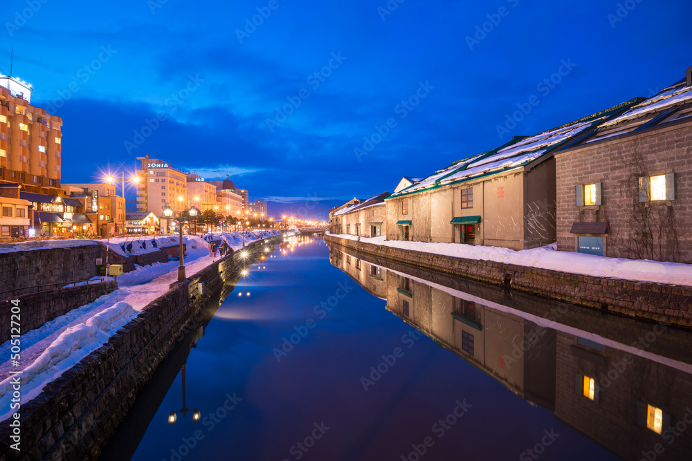 冬の小樽運河夜景