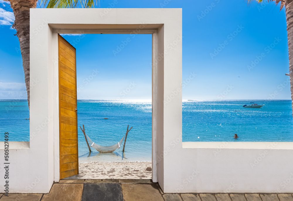 Fototapeta premium Porte ouverte sur lagon paradisiaque de l’île Maurice 