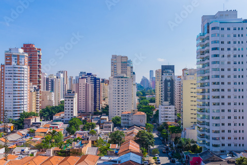 Vista panorâmica do bairro de Pinheiros em São Paulo photo
