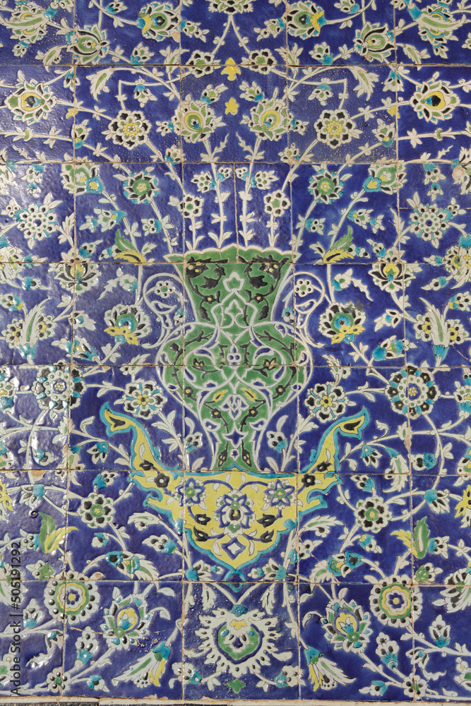 Decorations at Masjed-e Sheikh Lotfollah Mosque, Esfahan, Iran Decorations at Masjed-e Sheikh Lotfollah Mosque, Esfahan, Iran